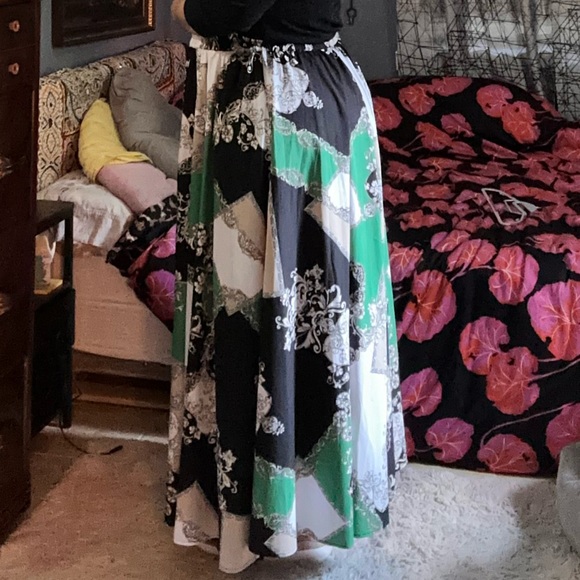 Baroque Print Plus Size Full Maxi Skirt - Picture 3 of 4